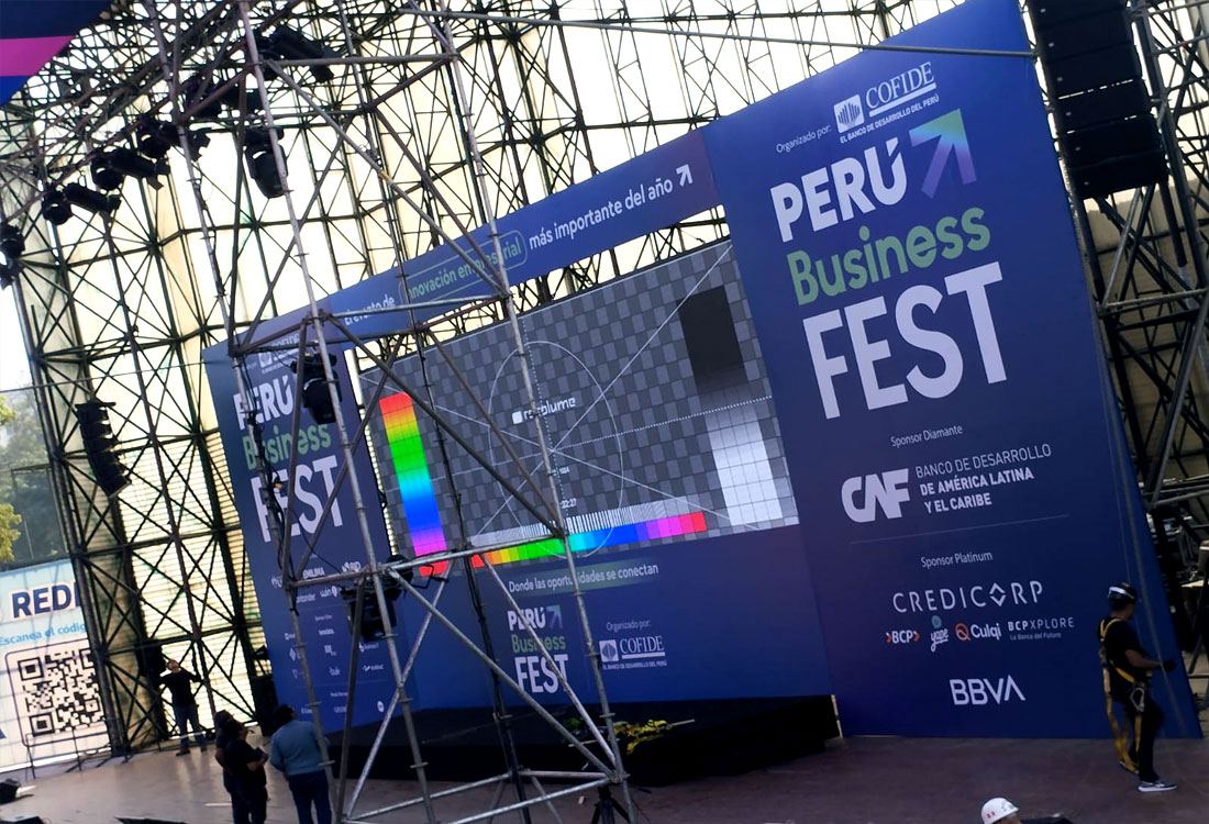 GIGANTOGRAFIAS EN LIMA    
